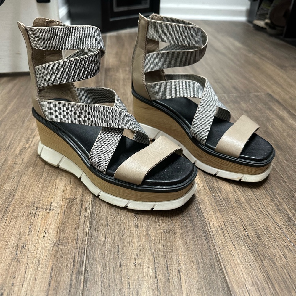 Sorel Tan and Black Wedge Shoes with Modern Design